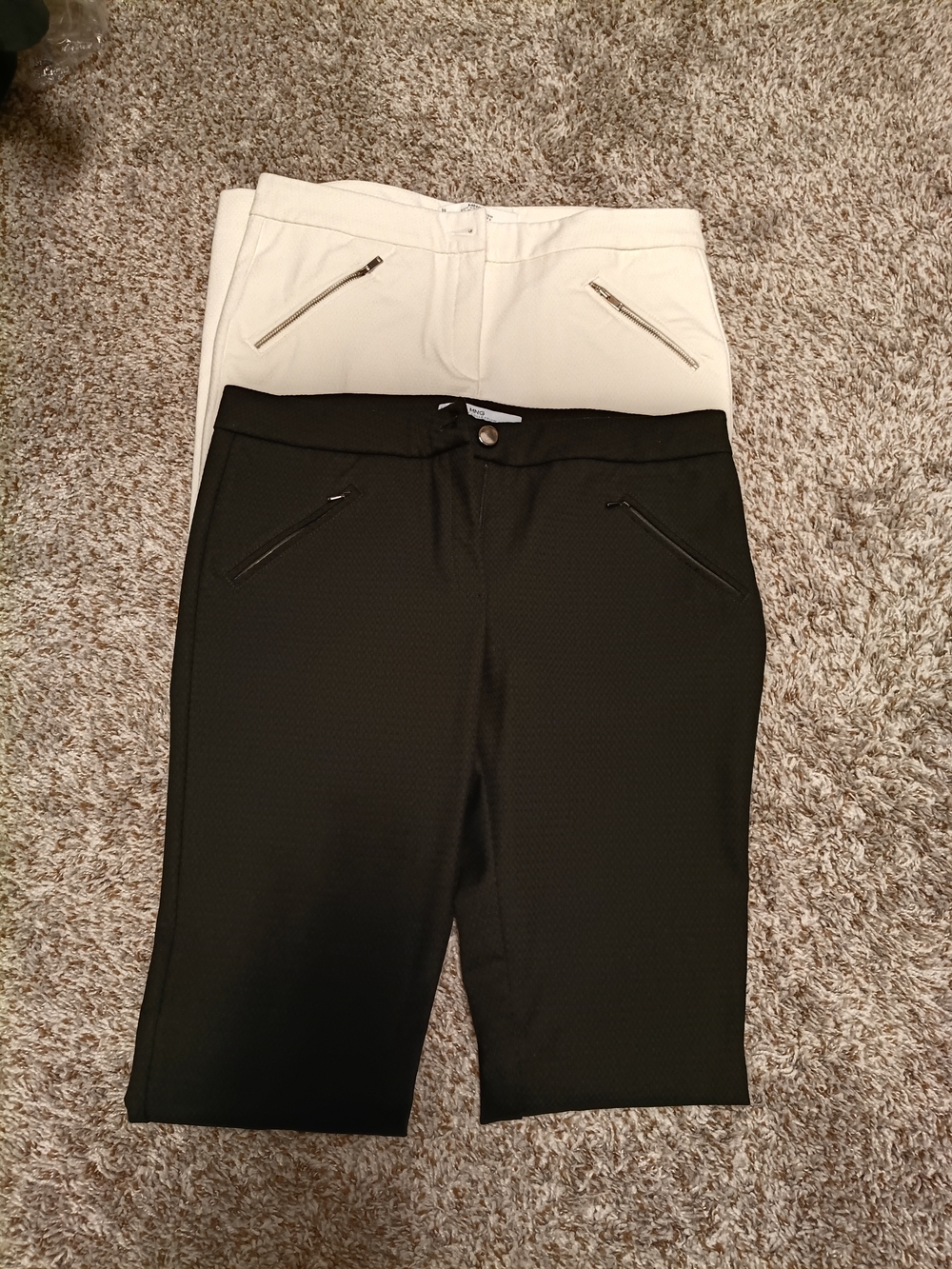 Mango Black Pull-On Capri Pants with Zip Pockets